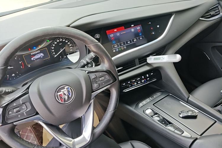 Used Buick Enclave 2020 28T Two-Wheel Drive Zhanqi Version Center Console