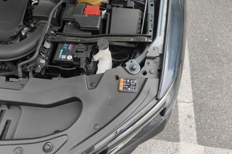 Used Buick Enclave 2020 28T Four-Wheel Drive Luxury Flagship Edition Engine Bay Left