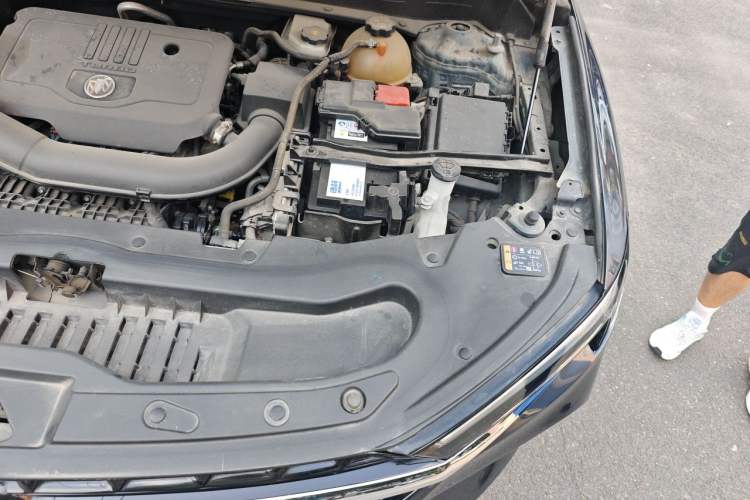 Used Buick Enclave 2020 28T Four-Wheel Drive Prestige Version Engine Bay Left
