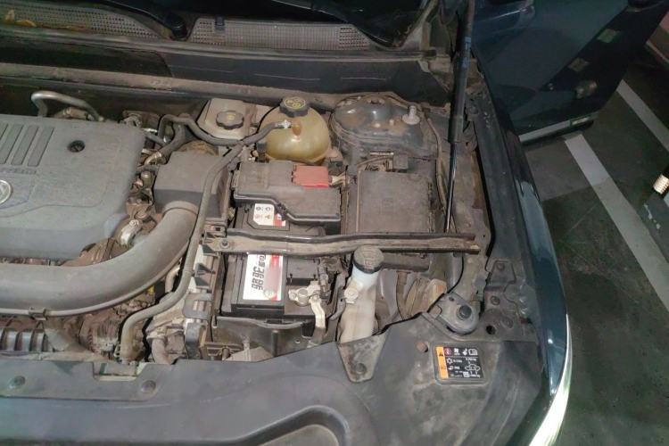 Used Buick Enclave 2020 28T Four-Wheel Drive Flagship Version Engine Bay Left