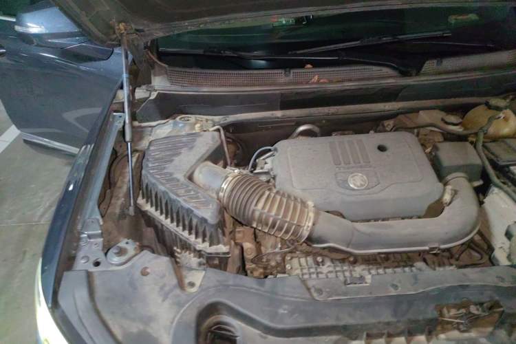 Used Buick Enclave 2020 28T Four-Wheel Drive Flagship Version Engine Bay Right