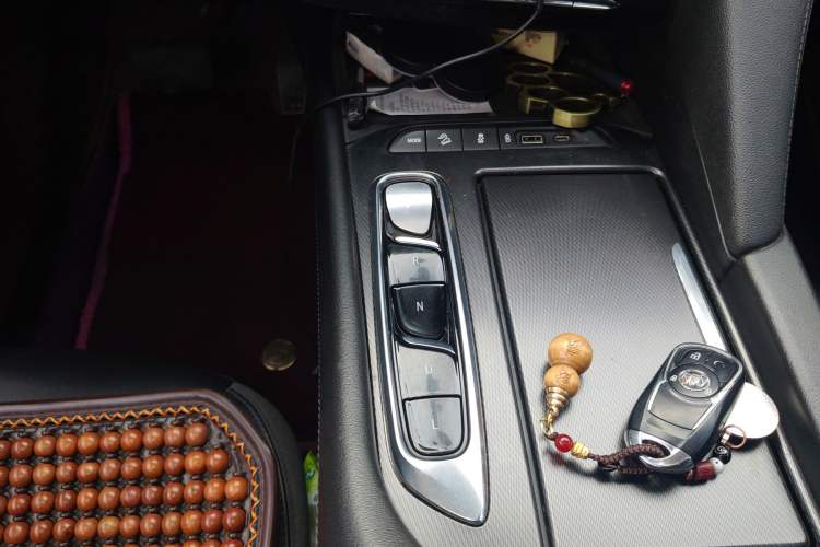 Used Buick Enclave 2020 28T Two-Wheel Drive Zhanqi Version Gear Lever
