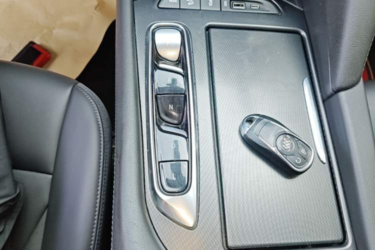 Used Buick Enclave 2020 28T Two-Wheel Drive Zhanqi Version Gear Lever