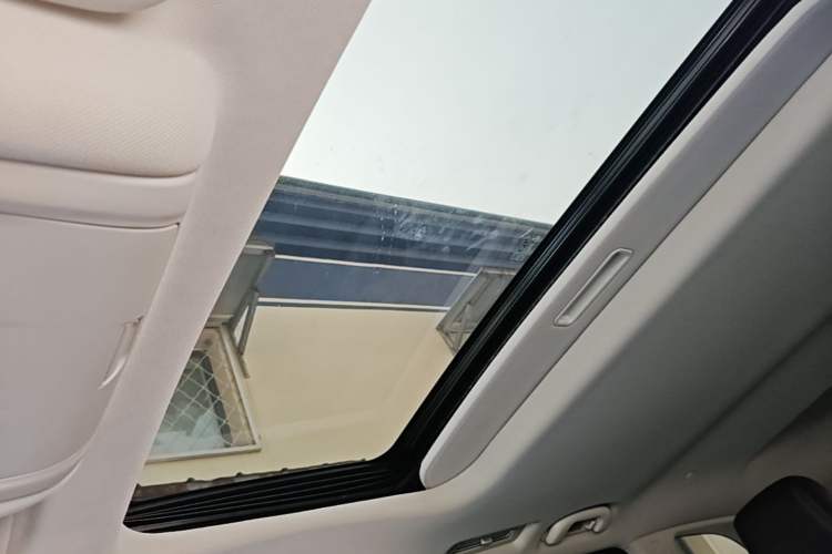 Used Buick Enclave 2020 28T Two-Wheel Drive Zhanqi Version Headliner
