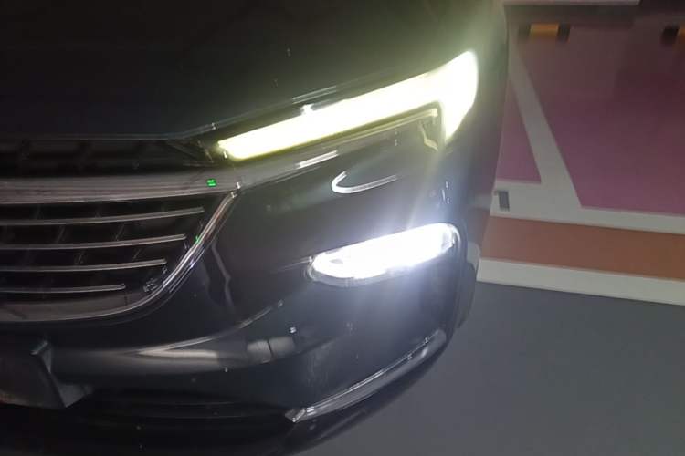 Used Buick Enclave 2020 28T Four-Wheel Drive Flagship Version Left Front Headlight