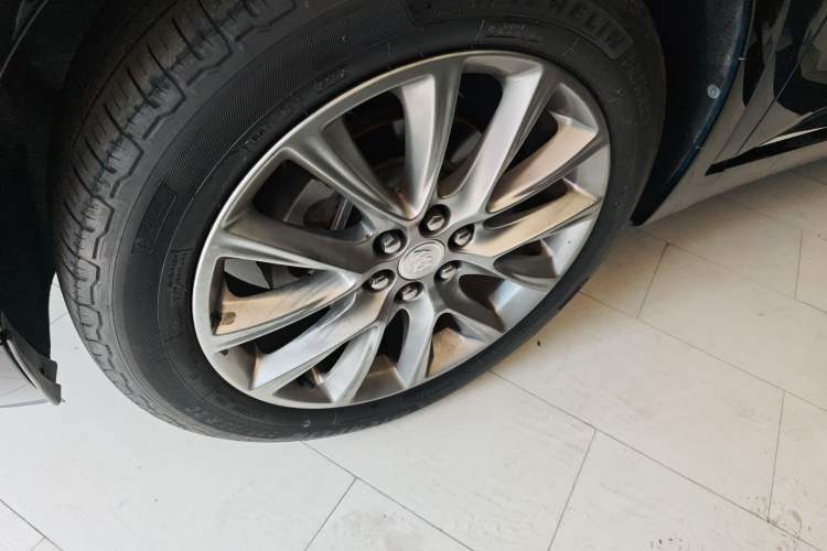 Used Buick Enclave 2020 28T Two-Wheel Drive Prestige Version Left Front Wheel Hub
