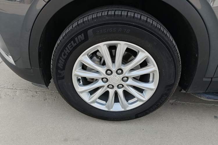 Used Buick Enclave 2020 28T Two-Wheel Drive Zhanqi Version Left Front Wheel Hub