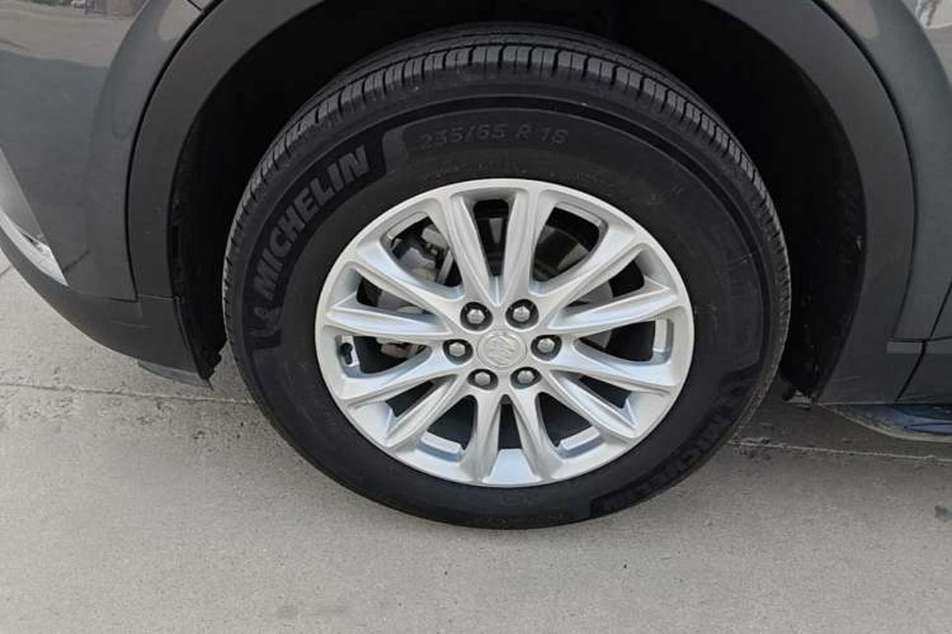 Used Buick Enclave 2020 28T Two-Wheel Drive Zhanqi Version Left Front Wheel Hub
