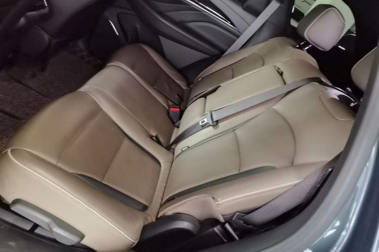 Used Buick Enclave 2020 28T Four-Wheel Drive Flagship Version Left Rear Seat