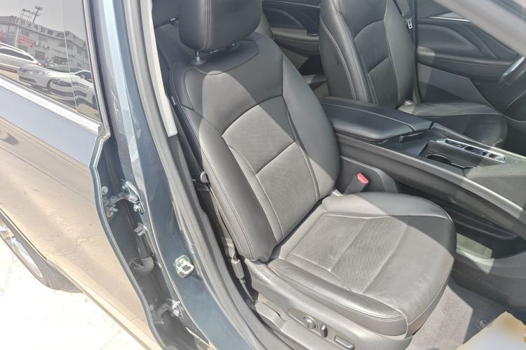 Used Buick Enclave 2020 28T Two-Wheel Drive Prestige Version Right Front Seat