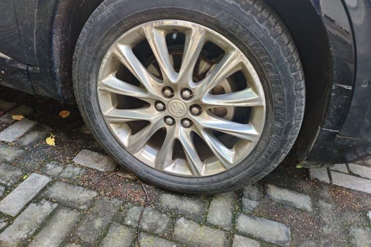 Used Buick Enclave 2020 28T Four-Wheel Drive Luxury Flagship Edition Right Front Wheel Hub