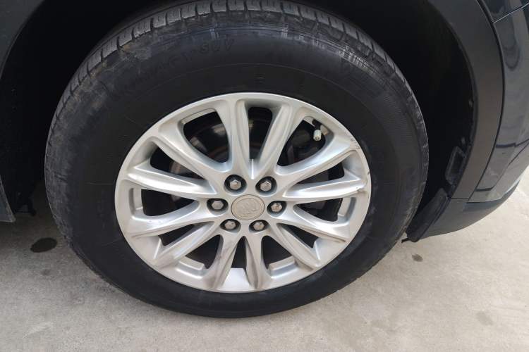 Used Buick Enclave 2020 28T Two-Wheel Drive Zhanqi Version Right Front Wheel Hub