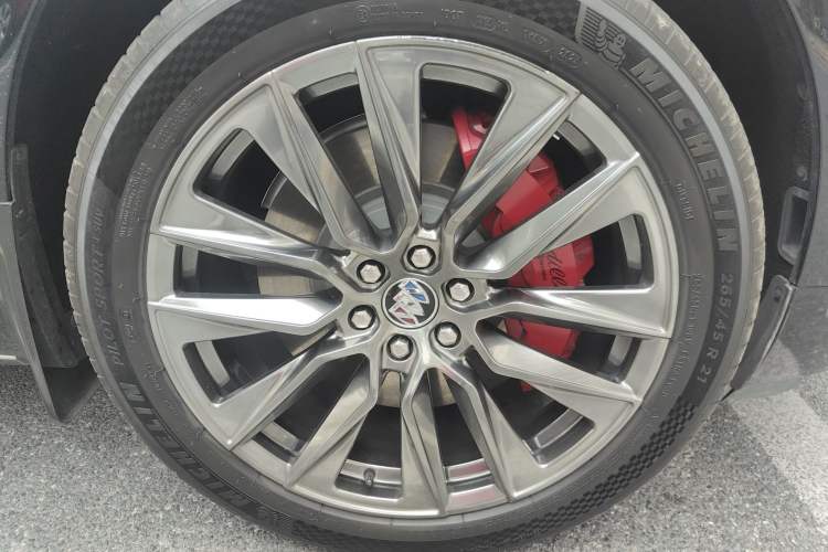 Used Buick Enclave 2020 28T Four-Wheel Drive Luxury Flagship Edition Right Front Wheel Hub