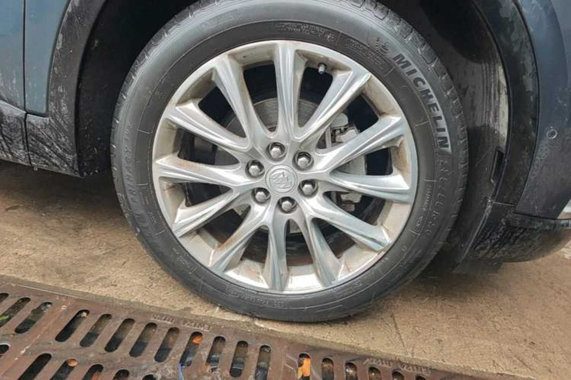 Used Buick Enclave 2020 28T Four-Wheel Drive Luxury Flagship Edition Right Front Wheel Hub