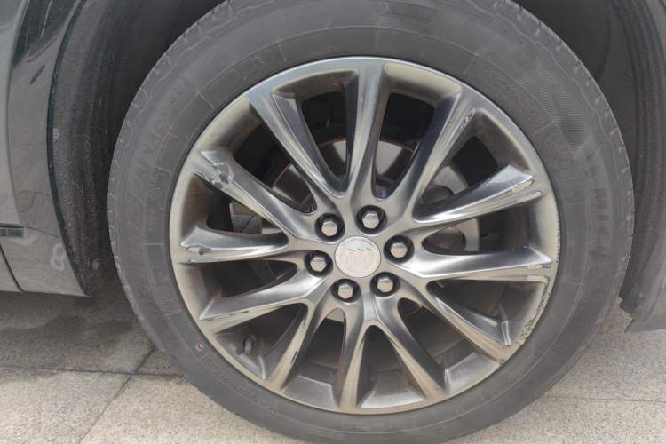 Used Buick Enclave 2020 28T Two-Wheel Drive Prestige Version Right Front Wheel Hub