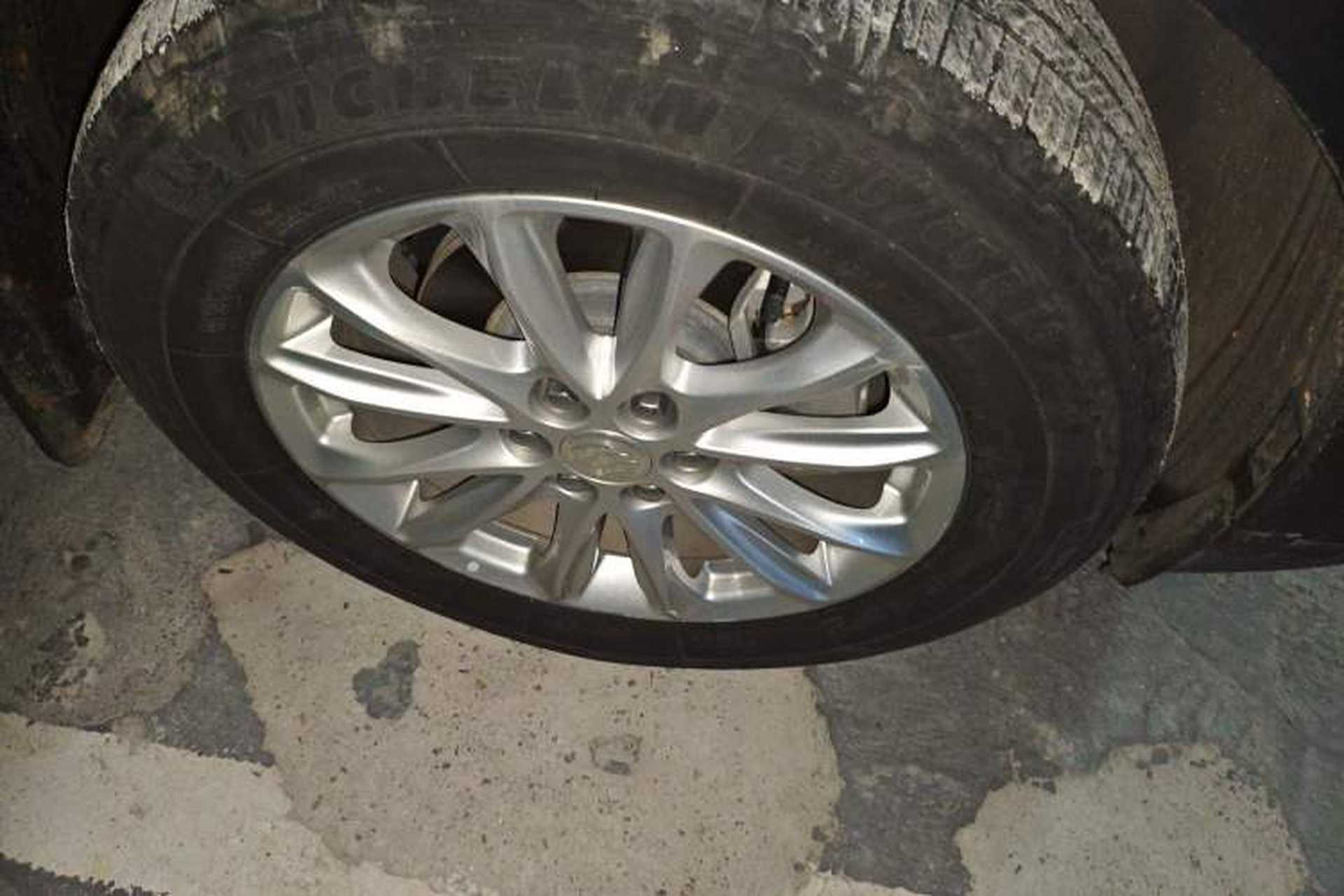 Used Buick Enclave 2020 28T Two-Wheel Drive Luxury Version Right Front Wheel Hub