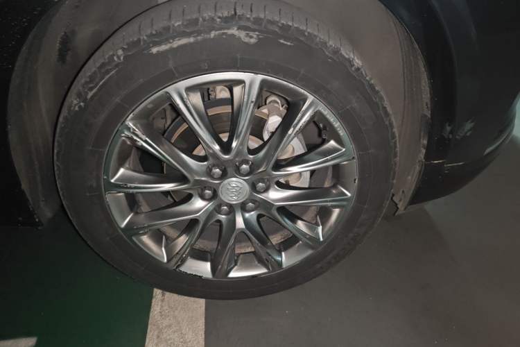 Used Buick Enclave 2020 28T Four-Wheel Drive Prestige Version Right Front Wheel Hub
