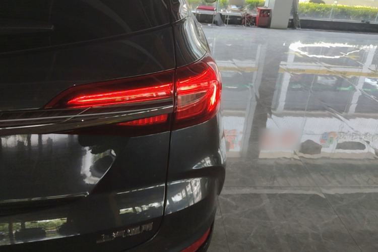 Used Buick Enclave 2020 28T Four-Wheel Drive Flagship Version Right Rear Taillight