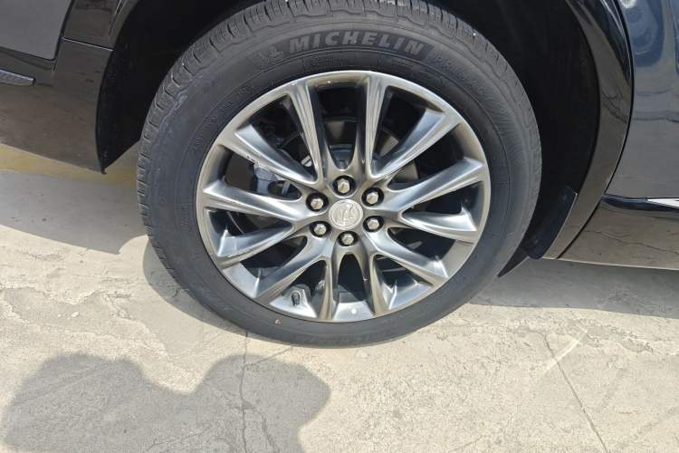 Used Buick Enclave 2020 28T Two-Wheel Drive Prestige Version Right Rear Wheel Hub