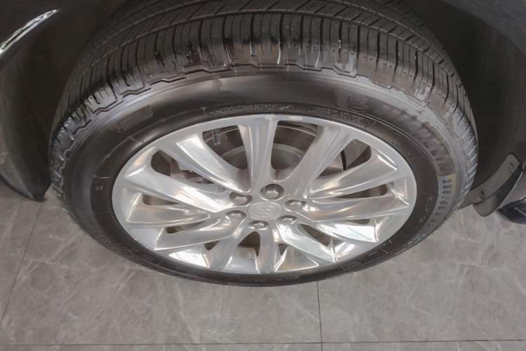Used Buick Enclave 2020 28T Four-Wheel Drive Flagship Version Right Rear Wheel Hub