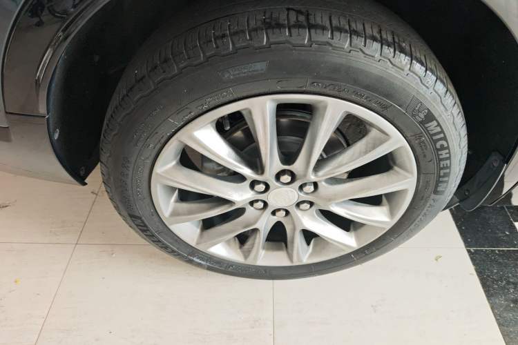 Used Buick Enclave 2020 28T Two-Wheel Drive Prestige Version Right Rear Wheel Hub