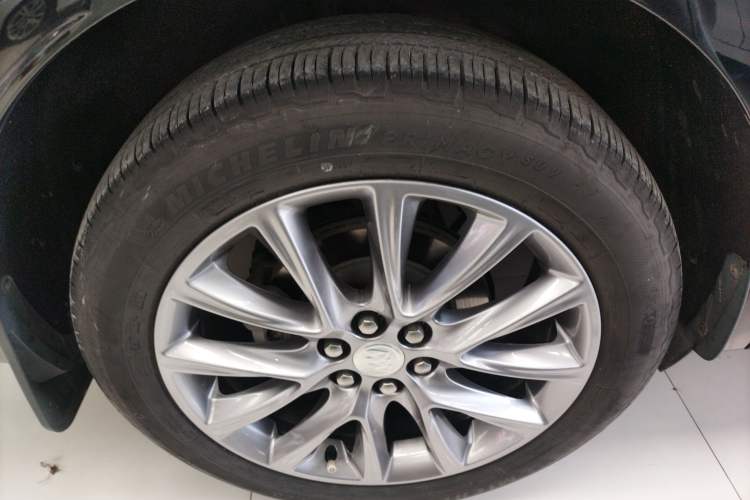 Used Buick Enclave 2020 28T Four-Wheel Drive Prestige Version Right Rear Wheel Hub