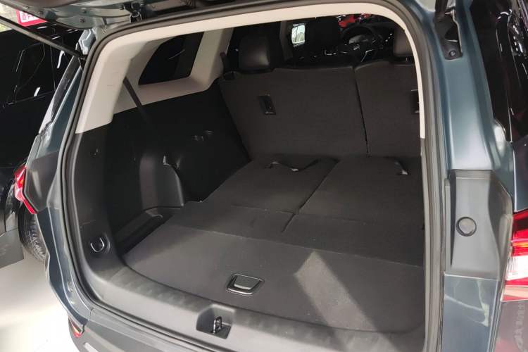 Used Buick Enclave 2020 28T Two-Wheel Drive Luxury Version Trunk