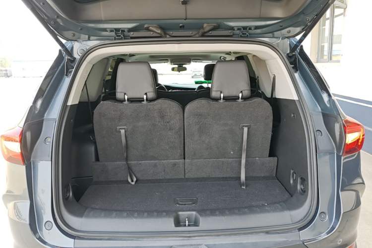Used Buick Enclave 2020 28T Two-Wheel Drive Zhanqi Version Trunk