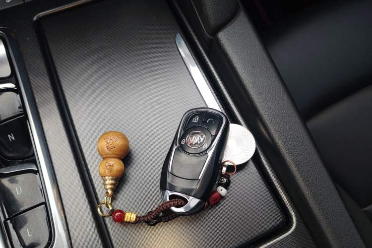 Used Buick Enclave 2020 28T Two-Wheel Drive Zhanqi Version Vehicle Key