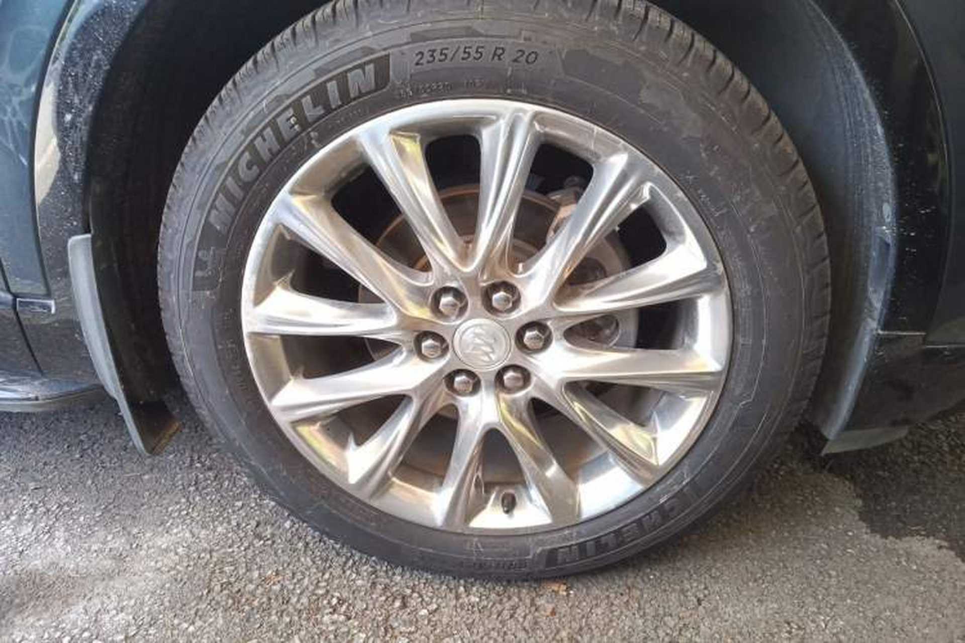 Used Buick Enclave 2020 28T Four-Wheel Drive Flagship Version Right Front Wheel Hub