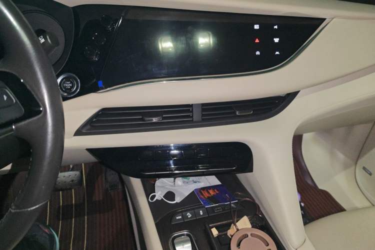 Used Buick Enclave 2020 28T All-Wheel Drive Avenir Audio And AC Panel