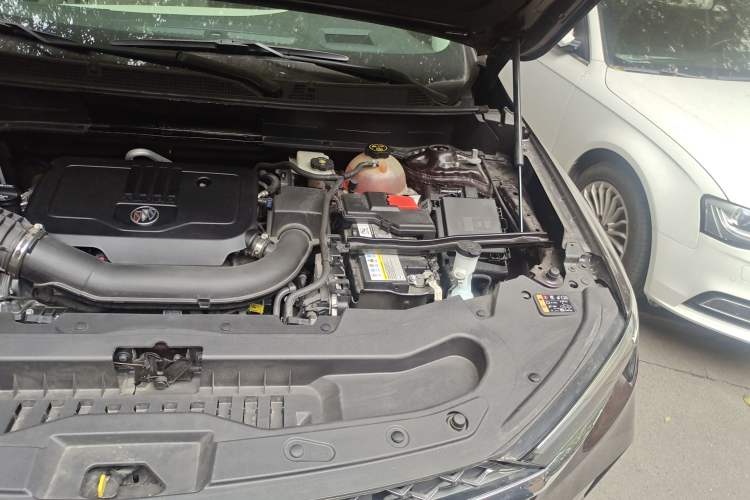 Used Buick Enclave 2020 28T All-Wheel Drive Avenir Engine Bay Left