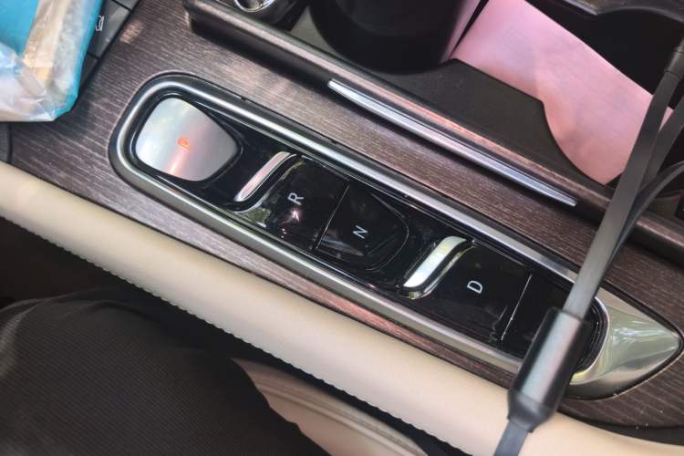 Used Buick Enclave 2020 28T All-Wheel Drive Avenir Gear Lever