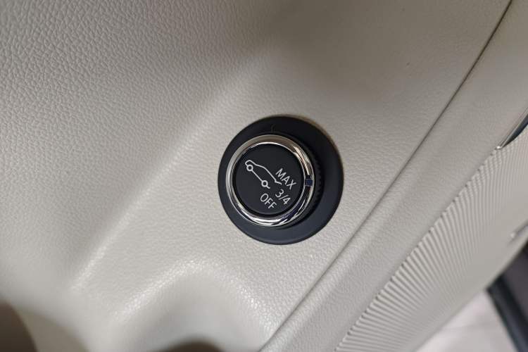 Used Buick Enclave 2020 28T All-Wheel Drive Avenir Interior 4