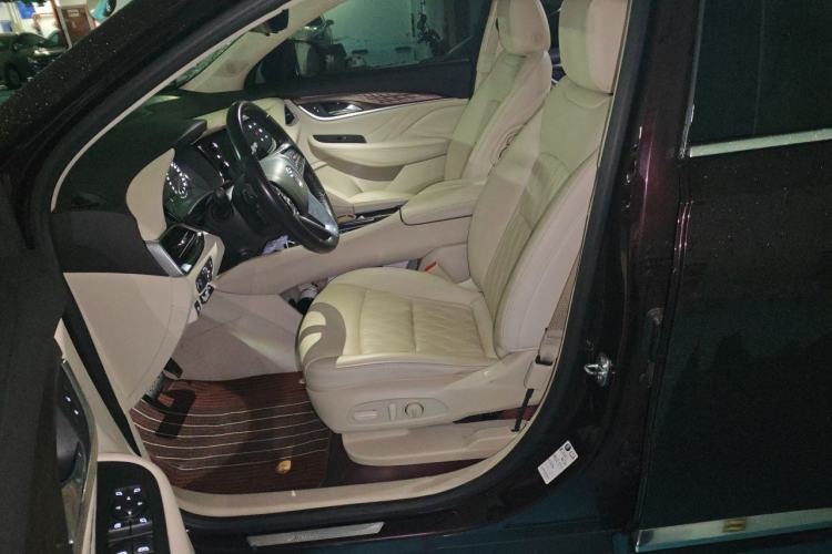 Used Buick Enclave 2020 28T All-Wheel Drive Avenir Left Front Seat