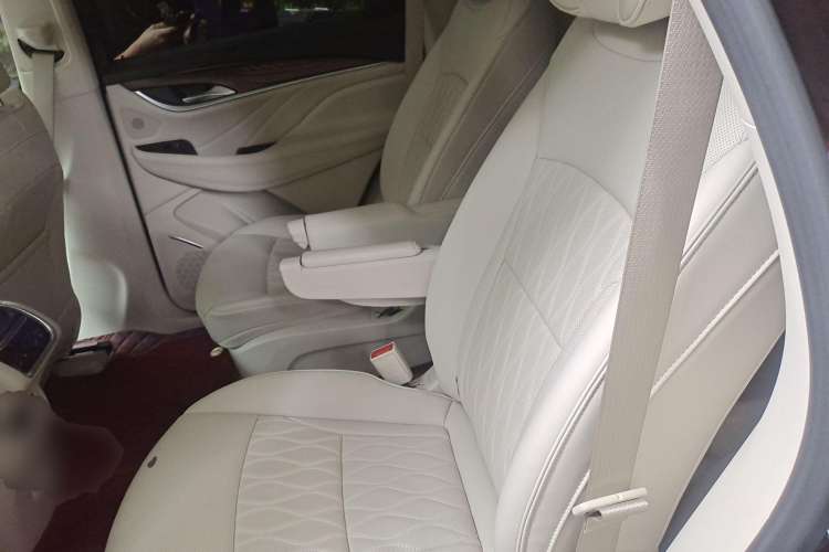 Used Buick Enclave 2020 28T All-Wheel Drive Avenir Left Rear Seat