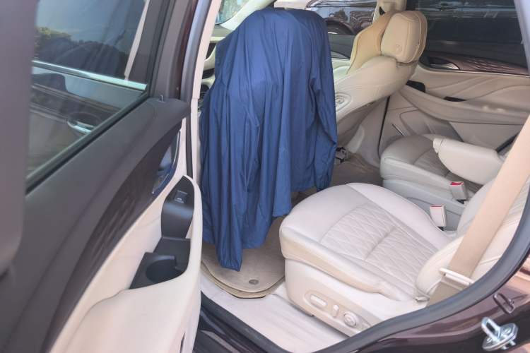 Used Buick Enclave 2020 28T All-Wheel Drive Avenir Left Rear Seat