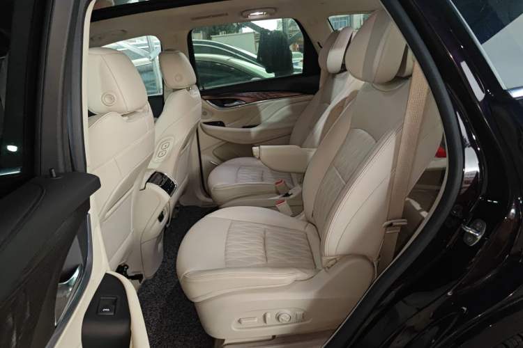 Used Buick Enclave 2020 28T All-Wheel Drive Avenir Left Rear Seat