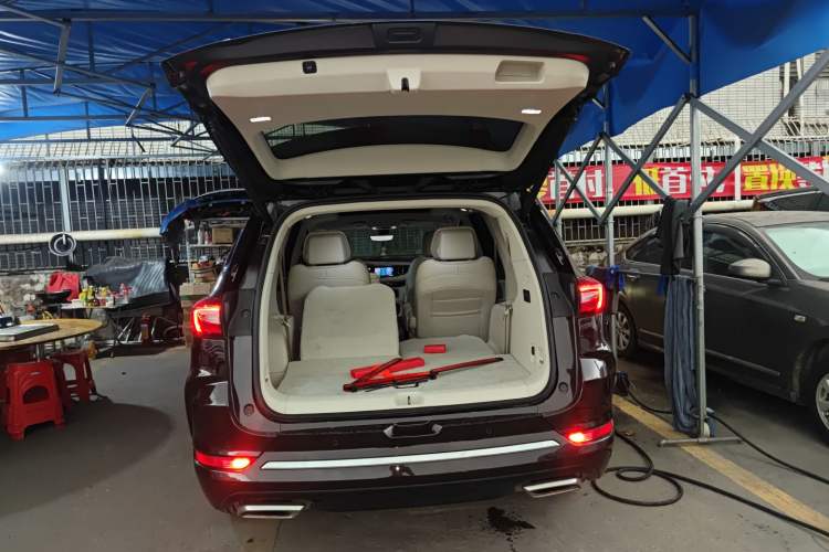 Used Buick Enclave 2020 28T All-Wheel Drive Avenir Trunk