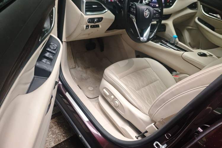 Used Buick Enclave 2020 28T All-Wheel Drive Avenir Driver Seat