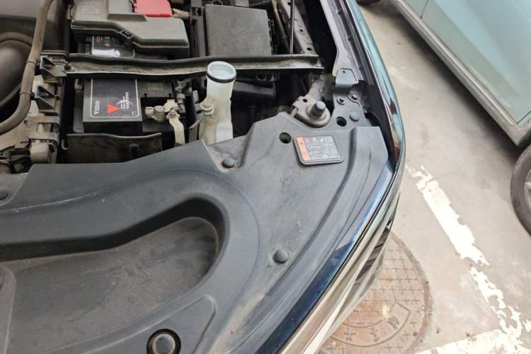Used Buick Enclave 2020 28T All-Wheel Drive Avenir Engine Bay Left