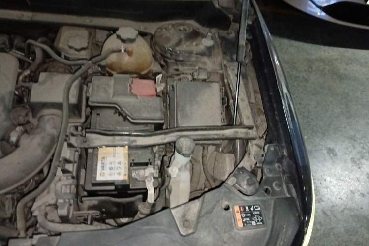 Used Buick Enclave 2020 28T All-Wheel Drive Avenir Engine Bay Left