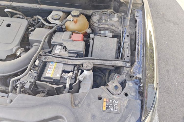 Used Buick Enclave 2020 28T All-Wheel Drive Avenir Engine Bay Left