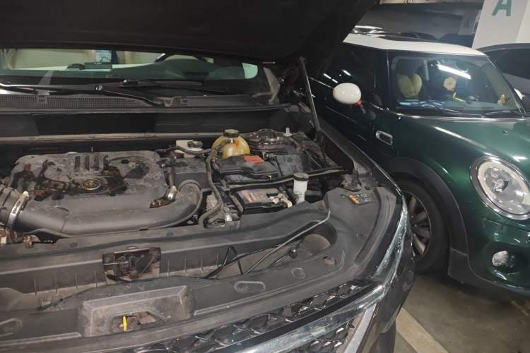 Used Buick Enclave 2020 28T All-Wheel Drive Avenir Engine Bay Left