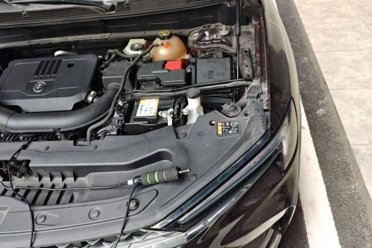 Used Buick Enclave 2020 28T All-Wheel Drive Avenir Engine Bay Left