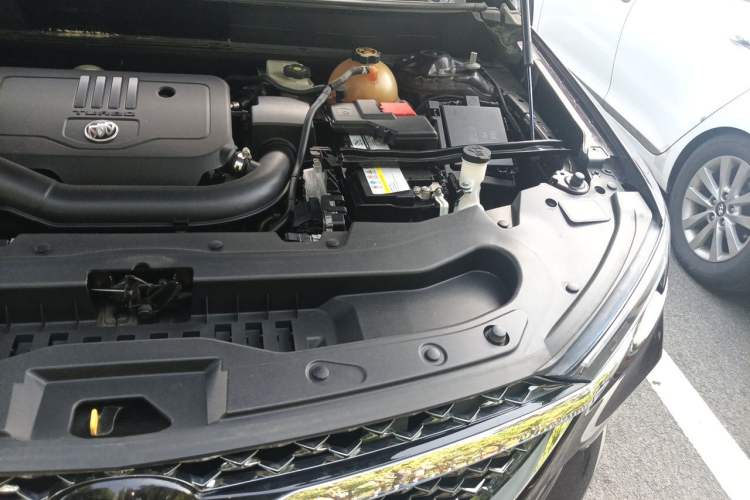 Used Buick Enclave 2020 28T All-Wheel Drive Avenir Engine Bay Left