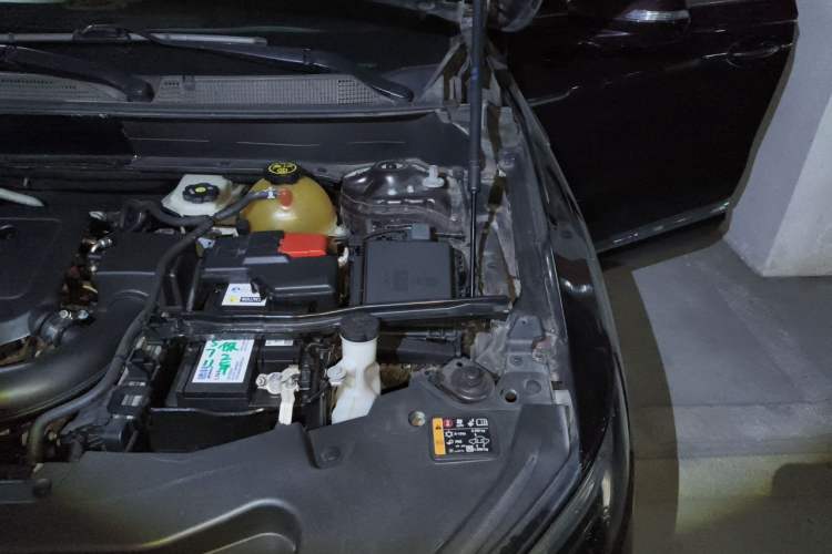 Used Buick Enclave 2020 28T All-Wheel Drive Avenir Engine Bay Left