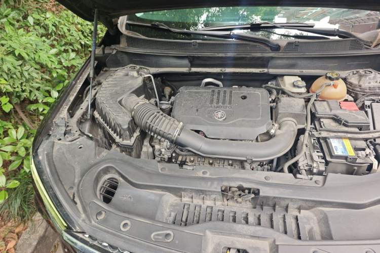 Used Buick Enclave 2020 28T All-Wheel Drive Avenir Engine Bay Right