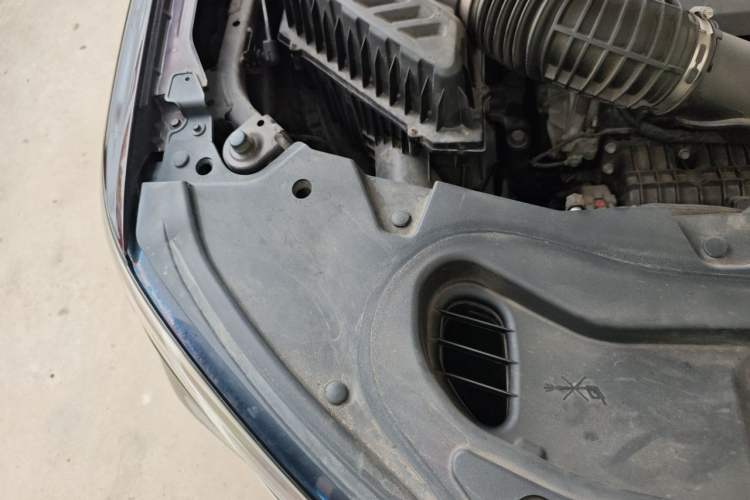 Used Buick Enclave 2020 28T All-Wheel Drive Avenir Engine Bay Right