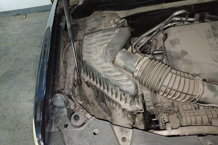 Used Buick Enclave 2020 28T All-Wheel Drive Avenir Engine Bay Right